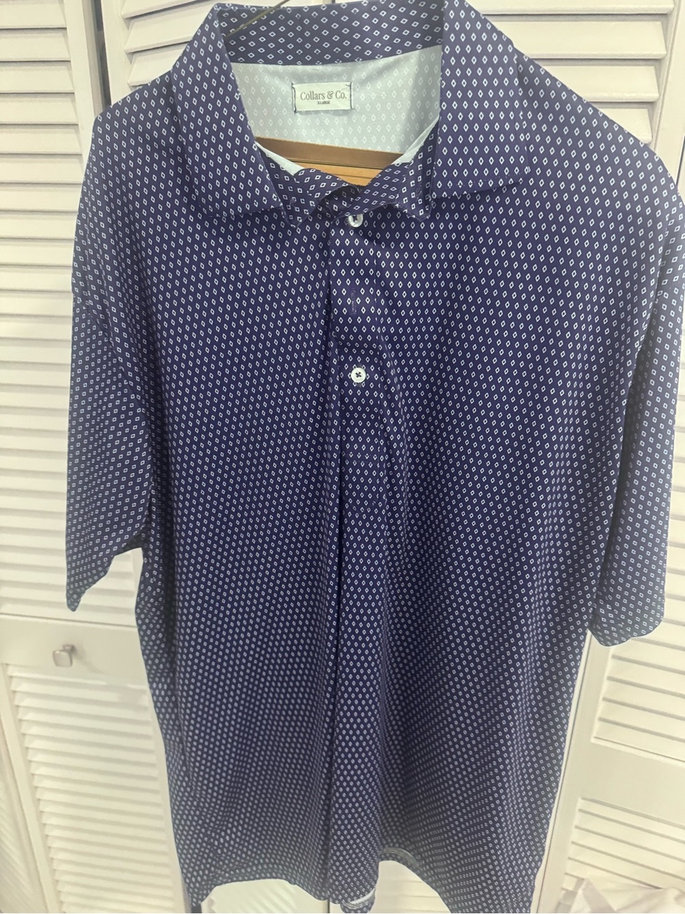 Collars & Co. Navy Micro-Diamond Short Sleeve Button-Down Shirt
